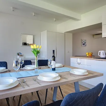 House Ori *